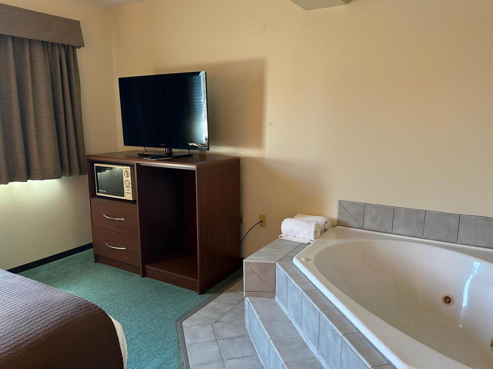 Northwoods Inn & Suites - Blackduck ภายนอก รูปภาพ